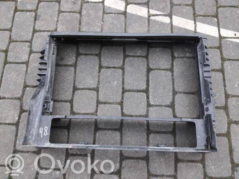 BMW 5 E60 E61 Radiatoru panelis 