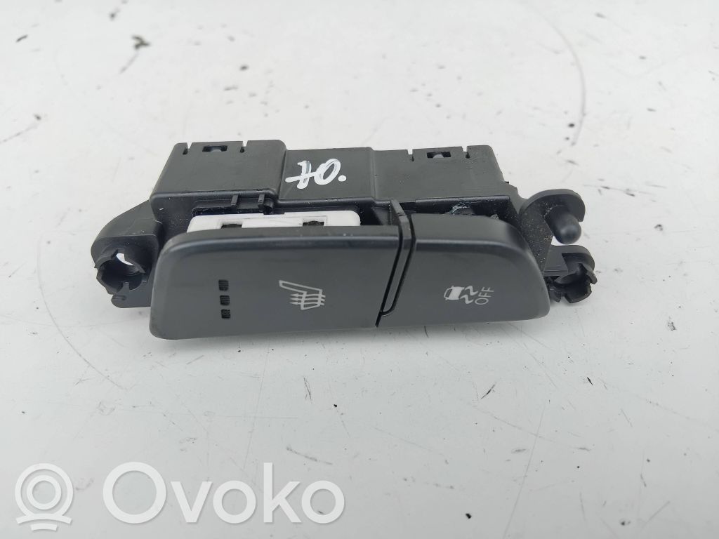 Hyundai i40 Seat heating switch 