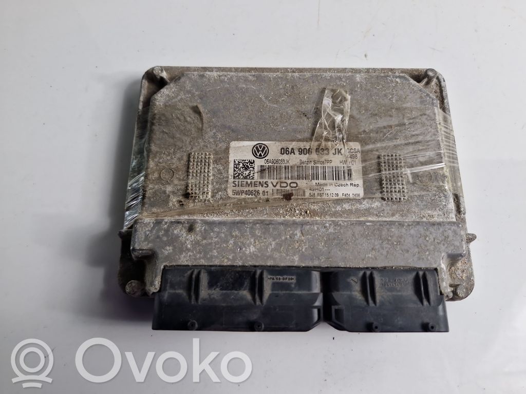 Volkswagen Golf VI Engine control unit/module 
