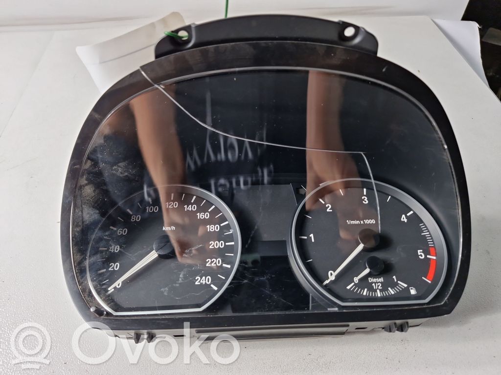 Speedometer (instrument cluster)   215460601,9242332,170369364