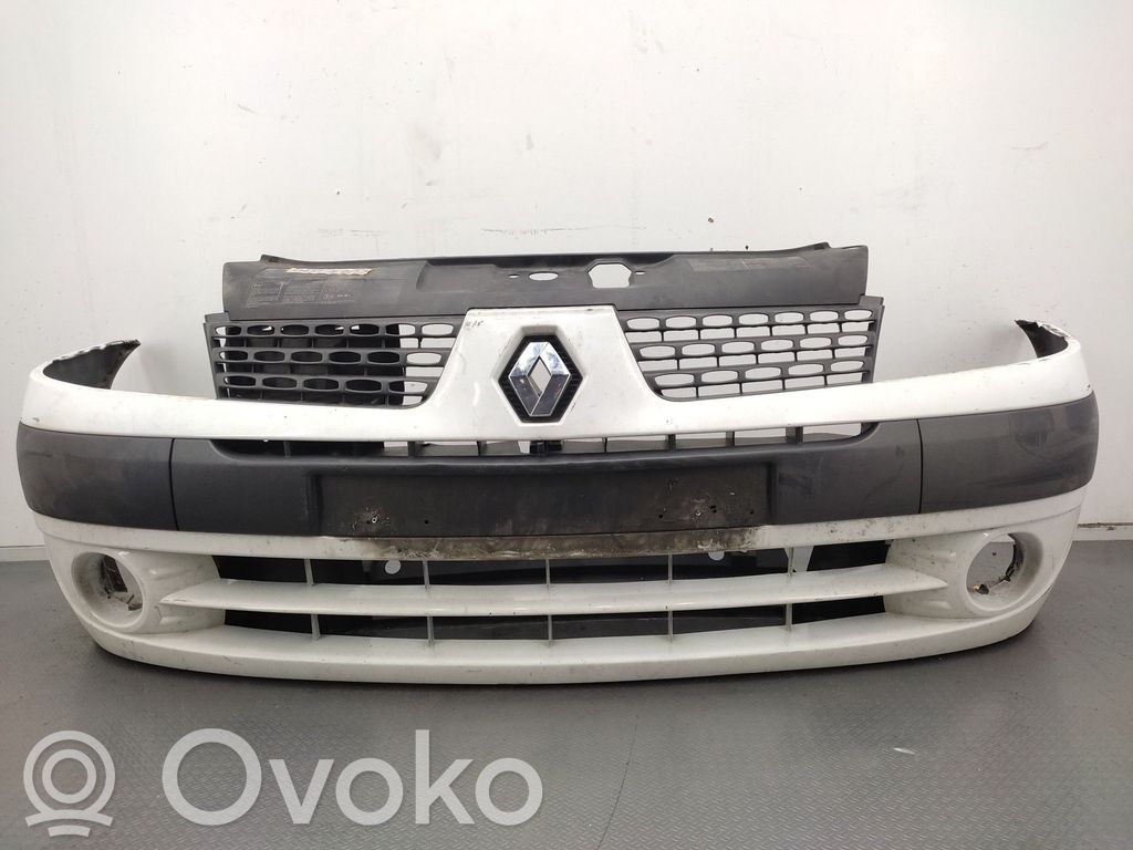 Renault Clio II Parachoques delantero 