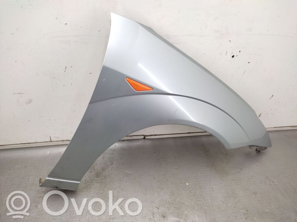 Ford Focus Błotnik przedni 