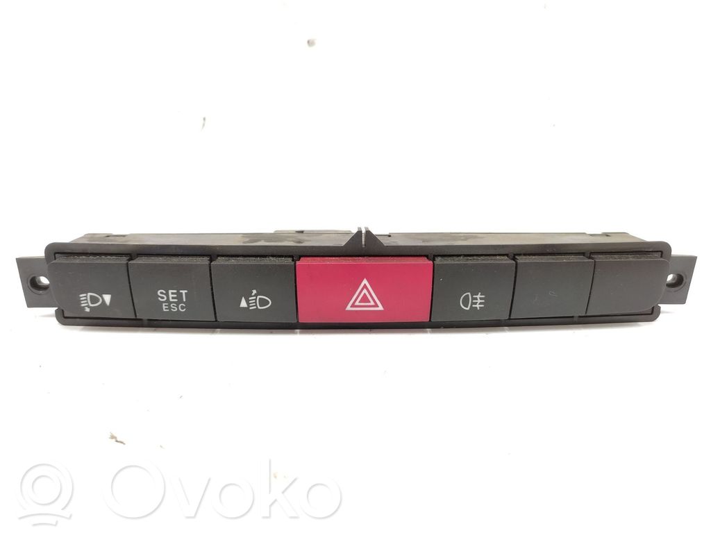 Fiat Doblo Przycisk świateł awaryjnych 
