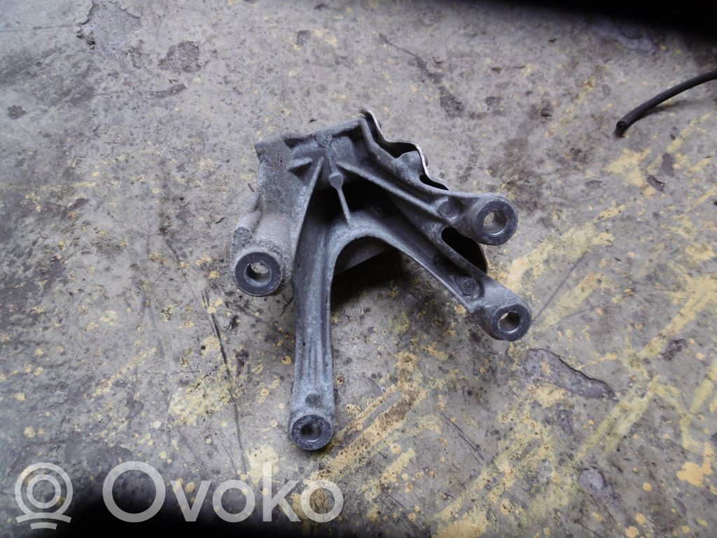 BMW 5 G30 G31 G38 Suport motor 
