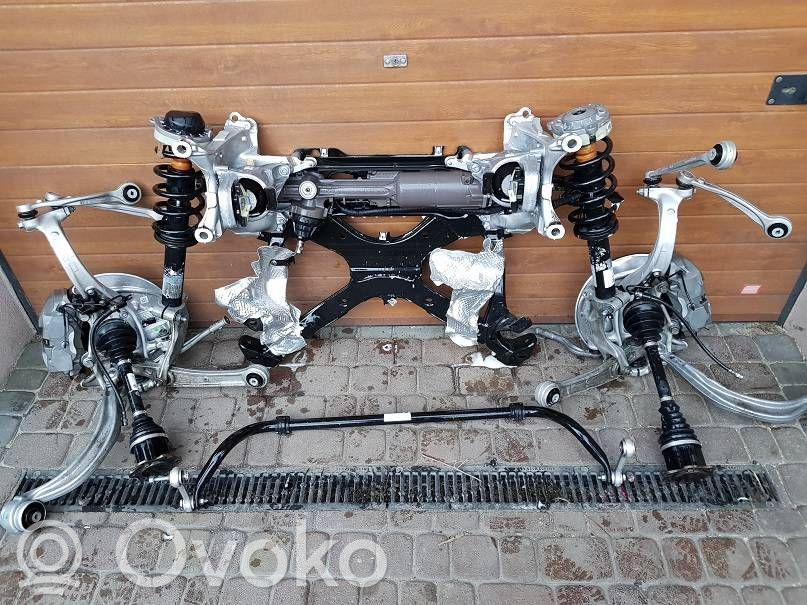 Audi SQ7 Engine mount bracket 
