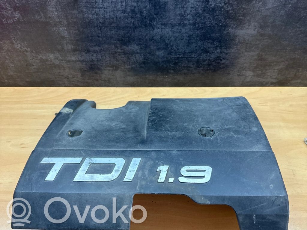 Volkswagen PASSAT B5 Engine cover (trim) 