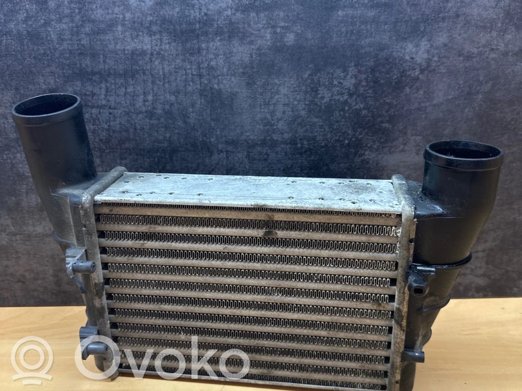 Audi A4 S4 B5 8D Interkūlerio radiatorius 
