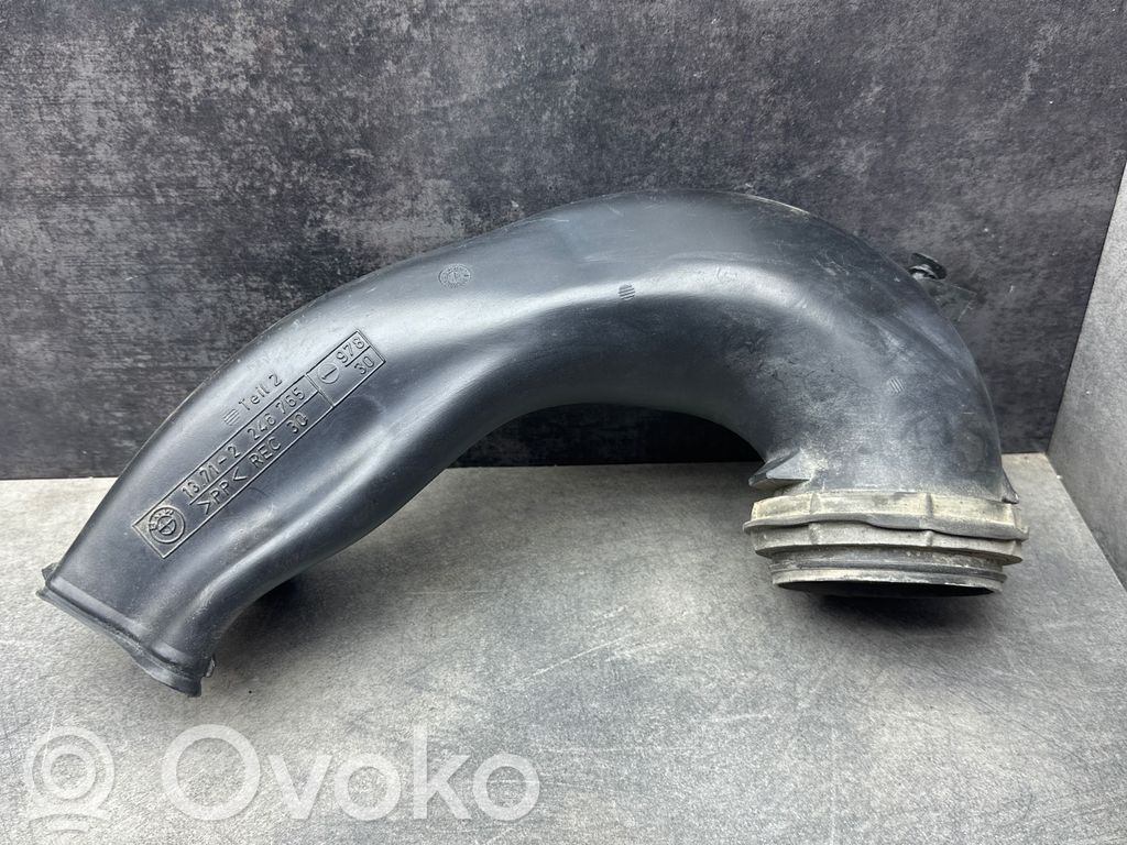 BMW 5 E39 Ilmanoton kanavan osa 