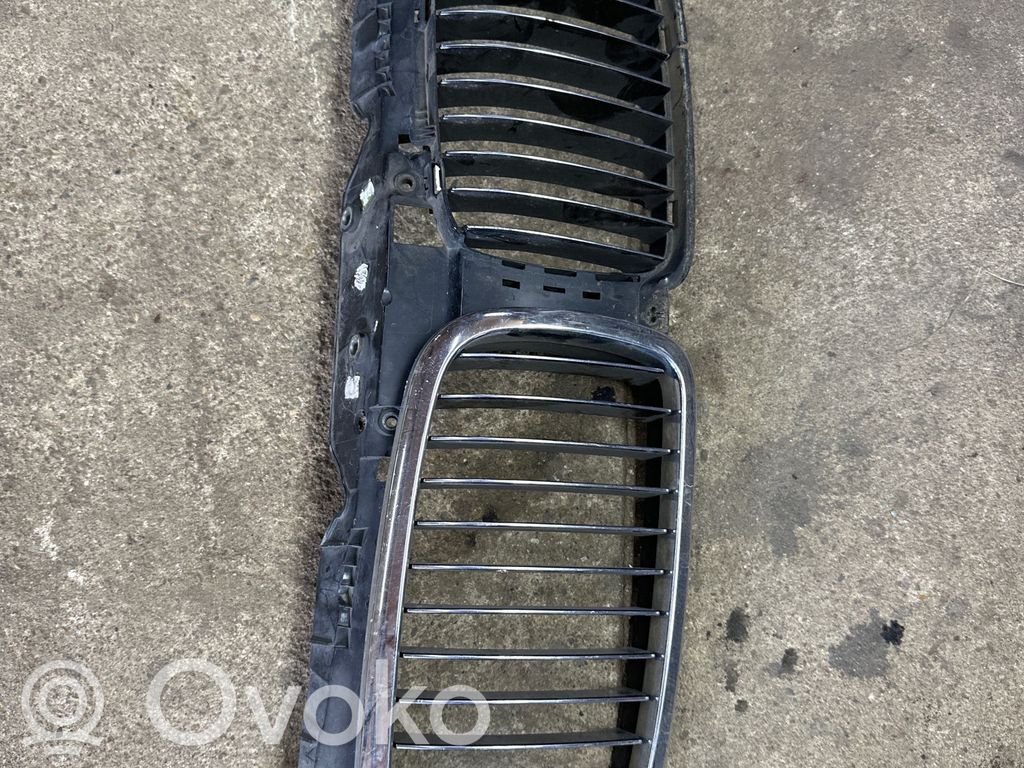 BMW 7 E65 E66 Grotelės priekinės 