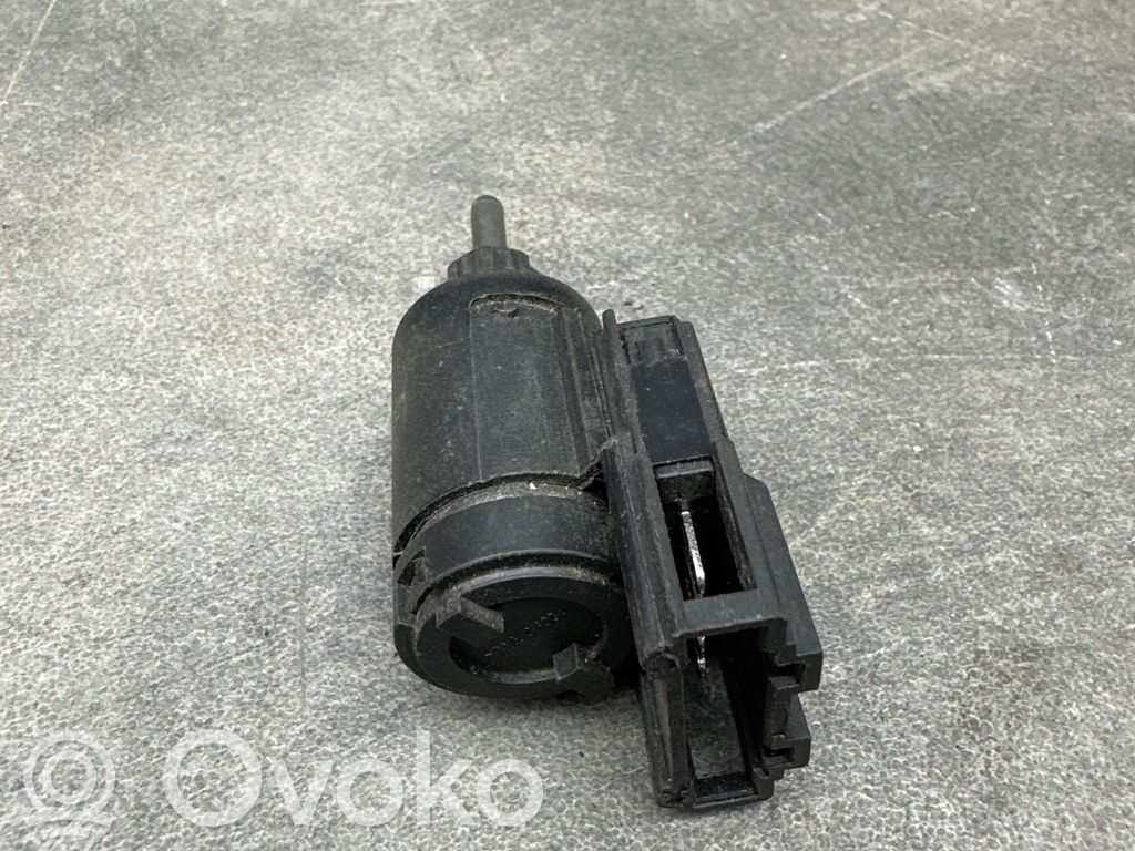 BMW 5 E39 Interruttore del pedale del freno 