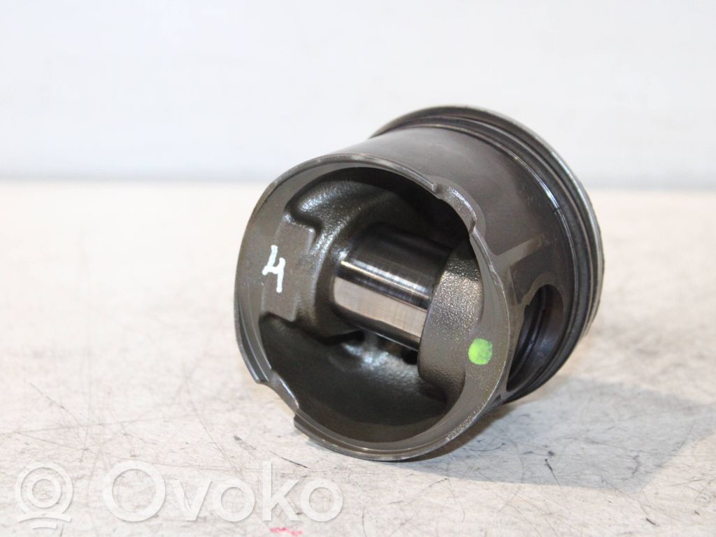 Piston   8487E