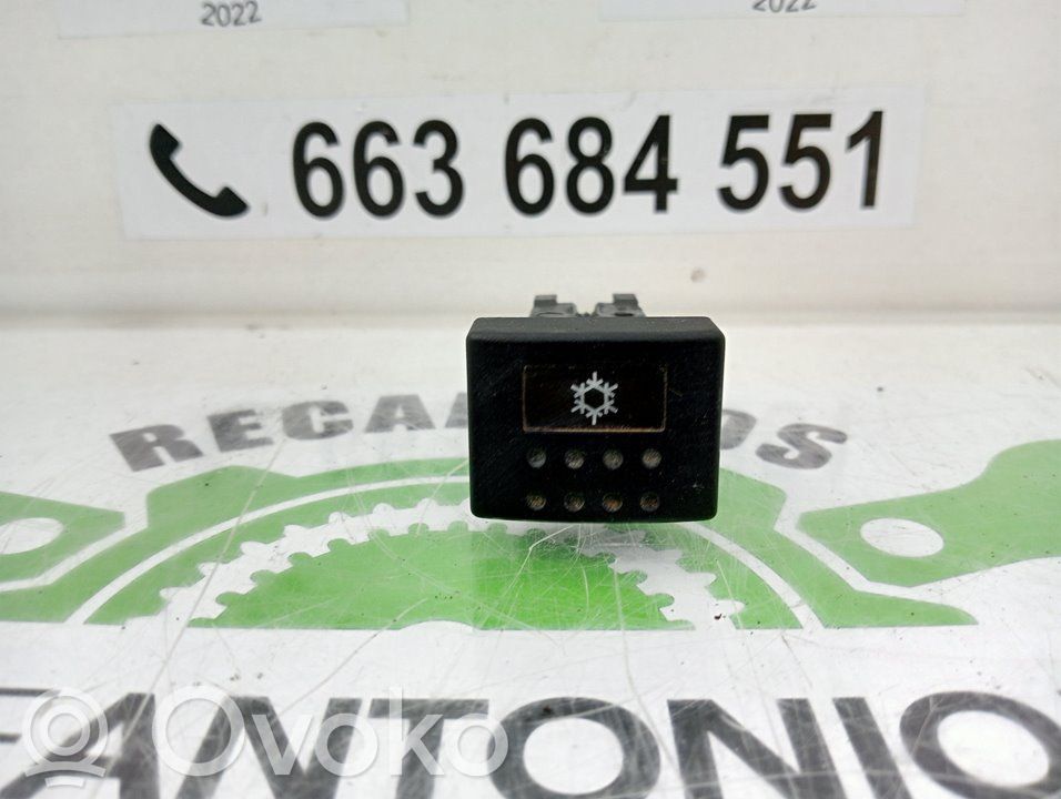 Nissan Atleon Otros interruptores/perillas/selectores 