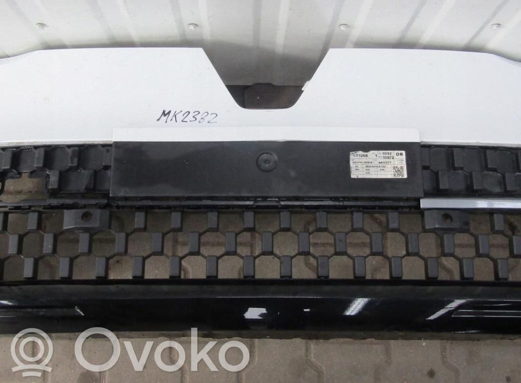 Front bumper   620742561R