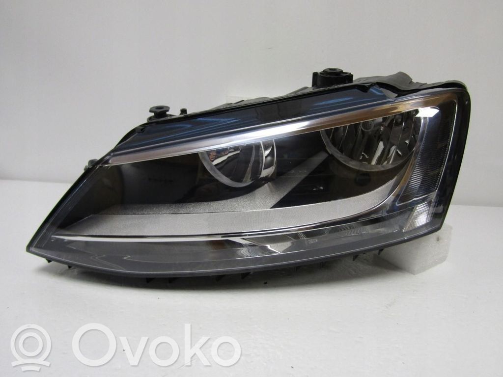 Volkswagen Jetta VI Scheinwerfer 