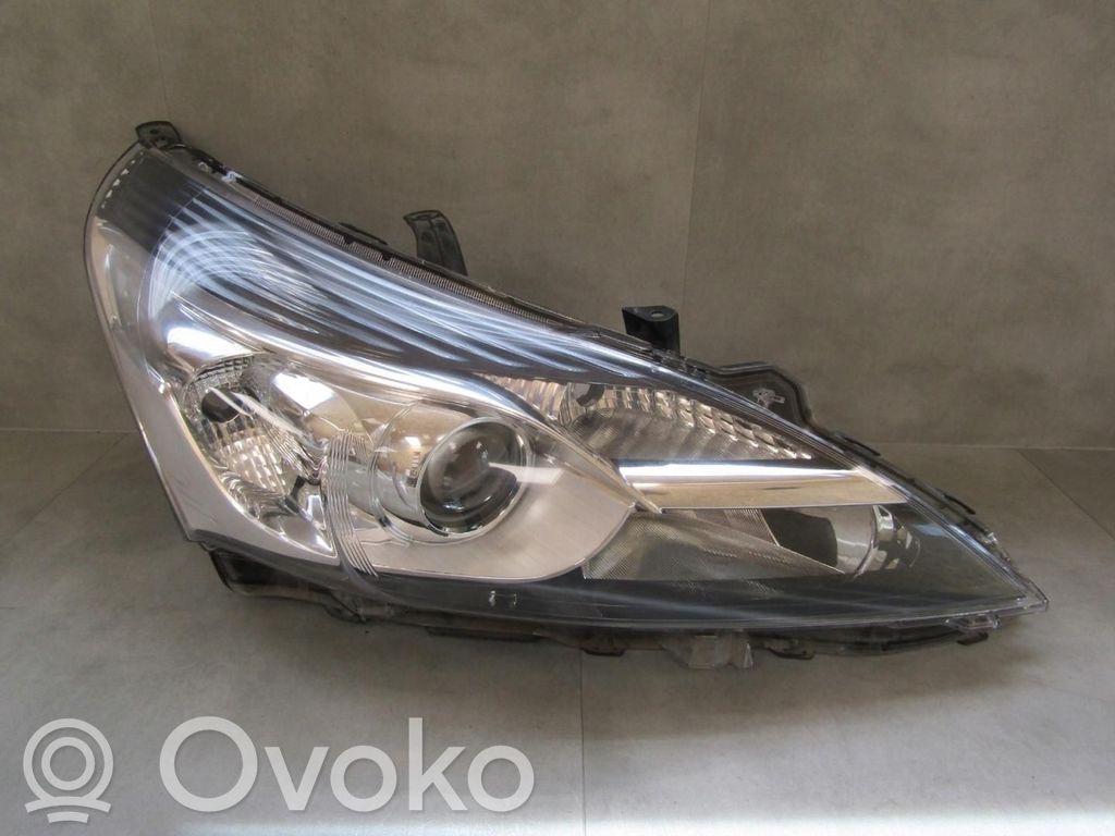 Toyota Corolla Verso E121 Scheinwerfer 