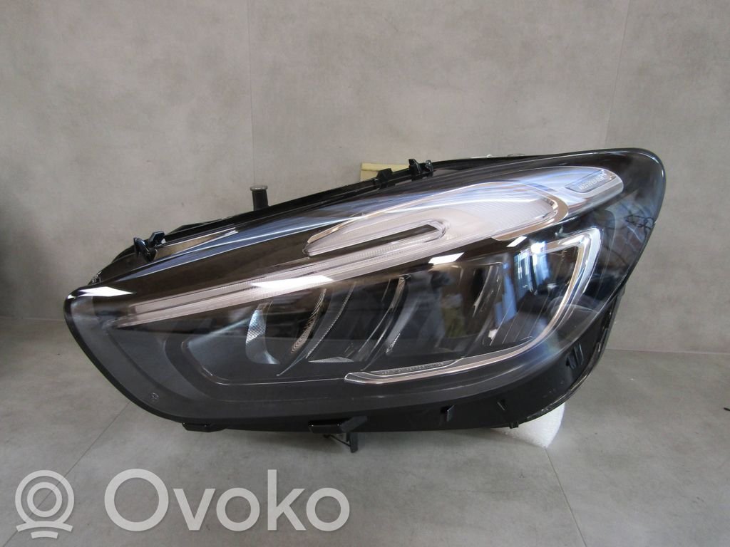 Mercedes-Benz B W247 Lampa przednia 