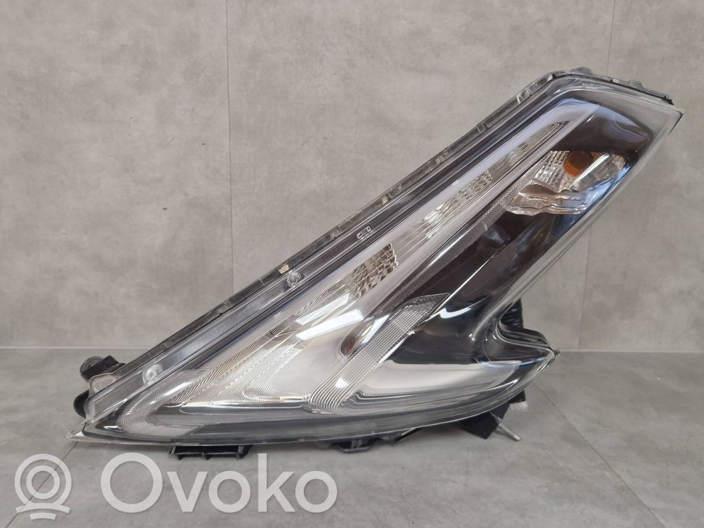 Nissan Juke I F15 Lampa przednia 