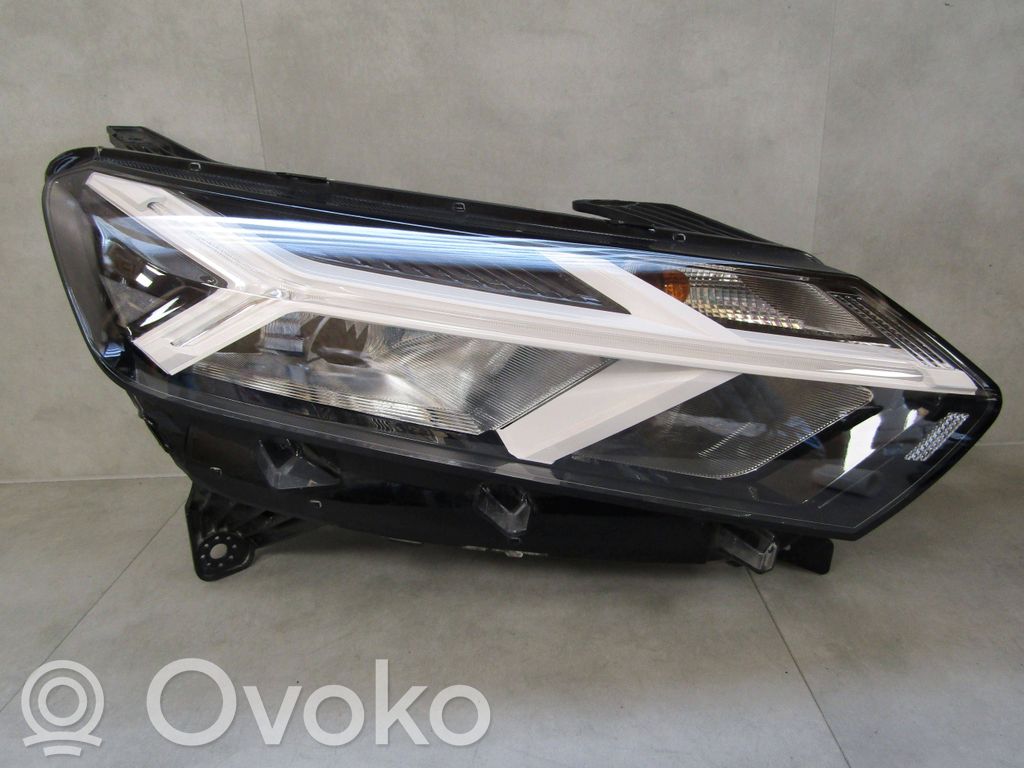 Dacia Sandero III Lampa przednia 