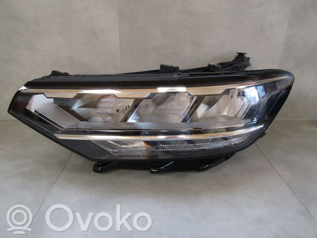 Volkswagen PASSAT B8 Faro/fanale 