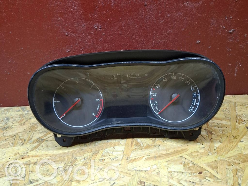 Opel Corsa E Licznik / Prędkościomierz 