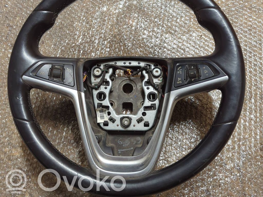 Opel Insignia A Steering wheel 