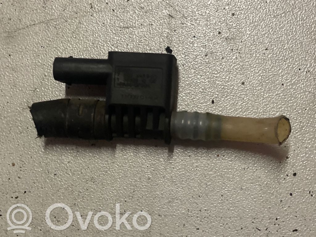 BMW 1 E81 E87 Fuel line pipe 