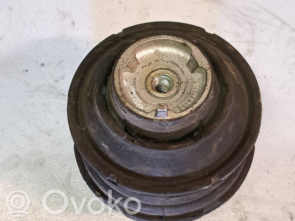 Mercedes-Benz S W221 Engine mount bracket 