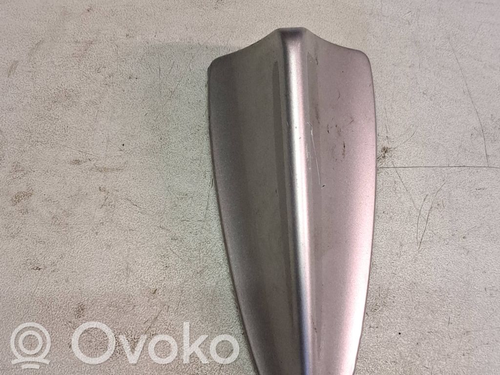 BMW 7 E65 E66 Kattoantennin (GPS) suoja 