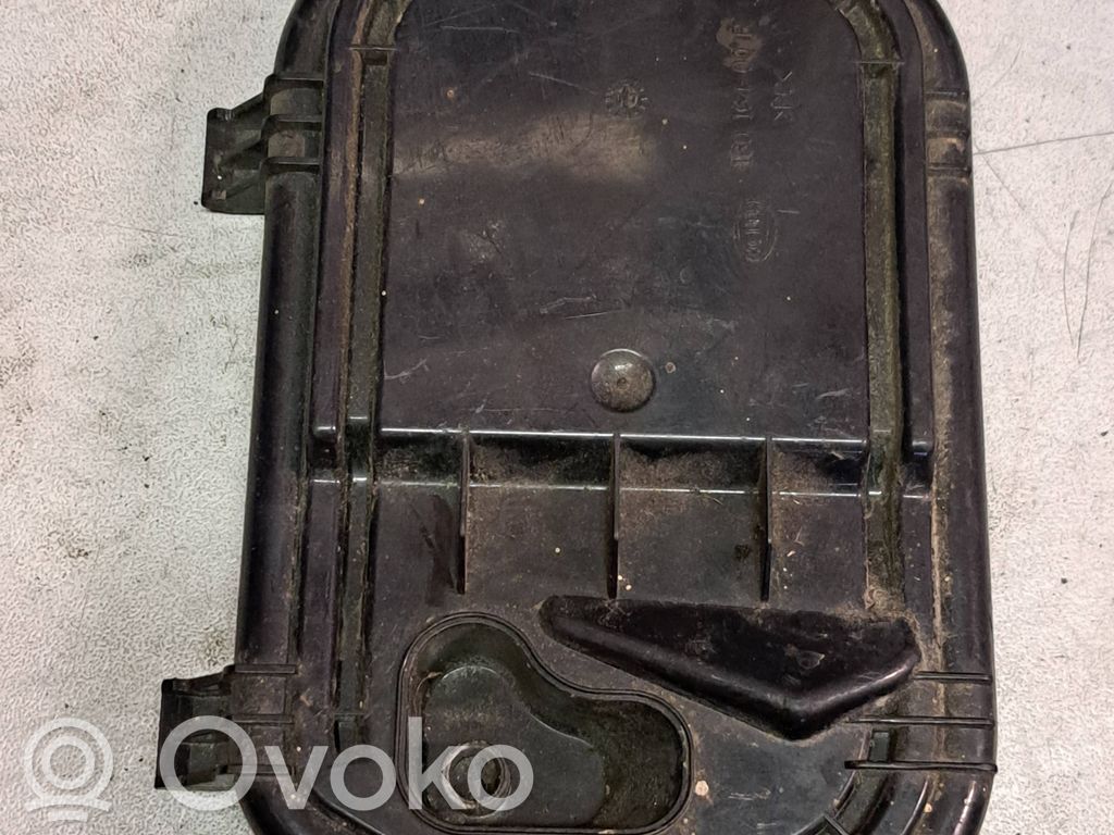 Osłona żarówki lampy przedniej   16016400