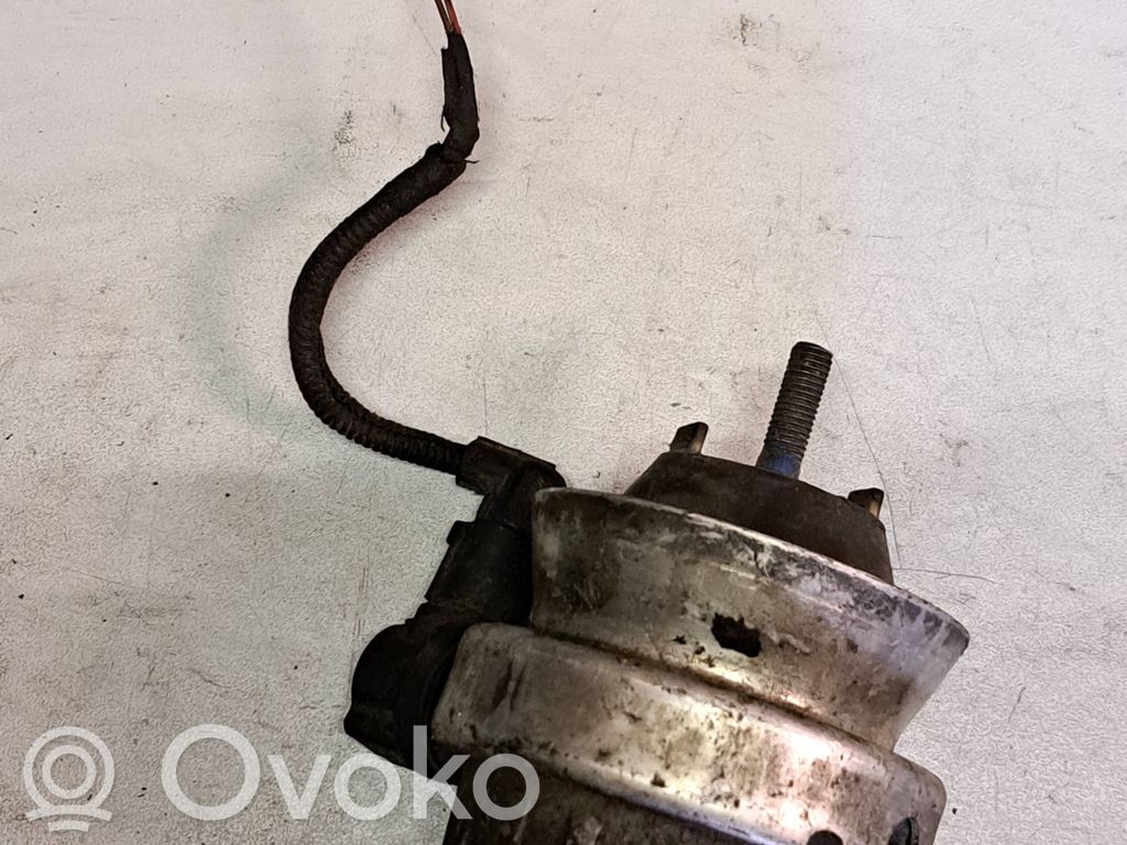 Audi A6 S6 C6 4F Engine mount bracket 
