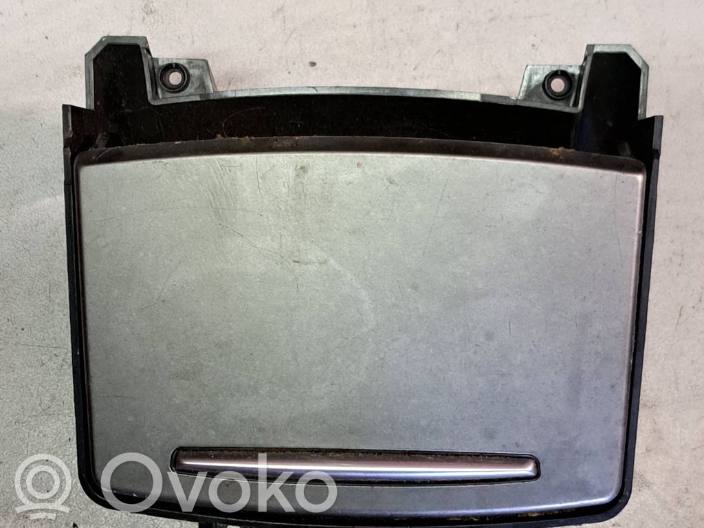 Audi A6 S6 C6 4F Uchwyt na kubek deski rozdzielczej 