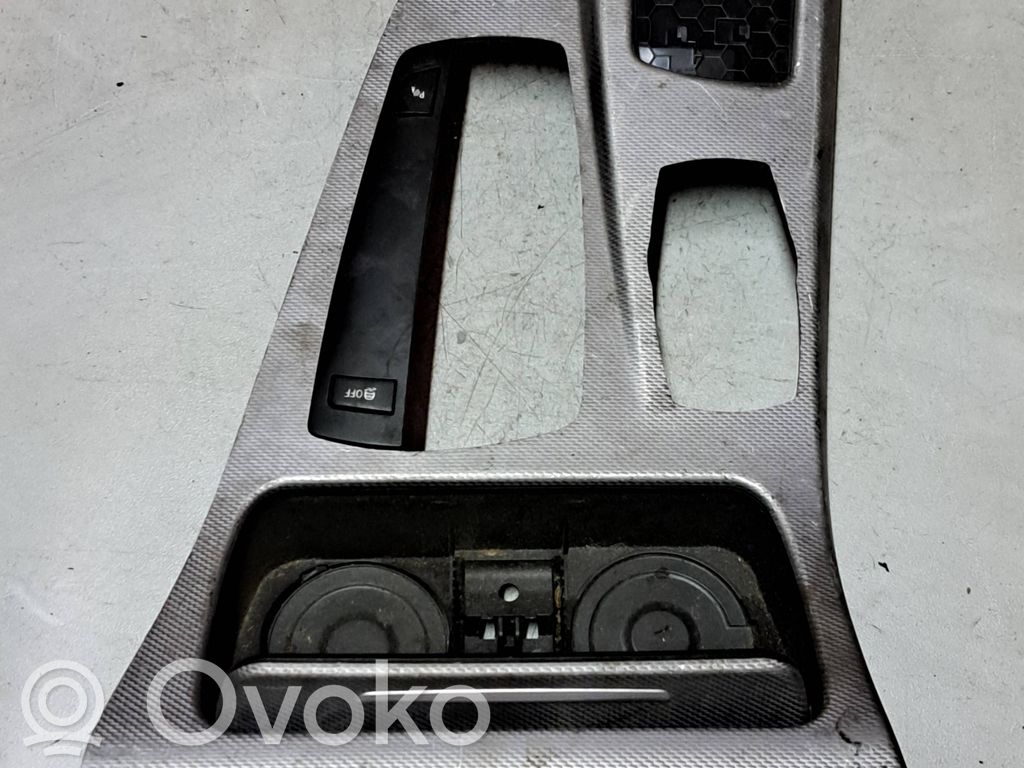 BMW 5 E60 E61 Puodelių laikiklis (priekyje) 
