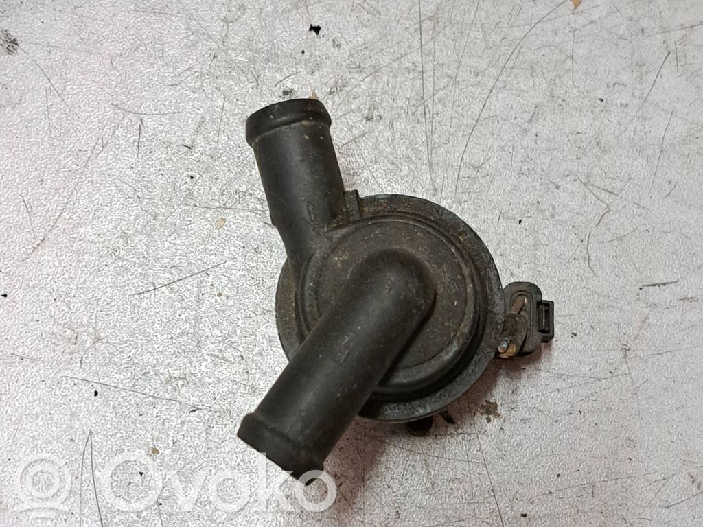 Audi A6 S6 C6 4F Pompa cyrkulacji / obiegu wody 