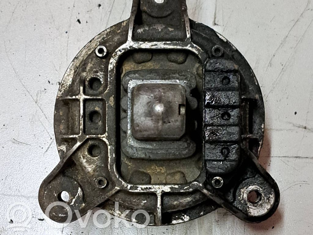 BMW 5 F10 F11 Engine mount bracket 