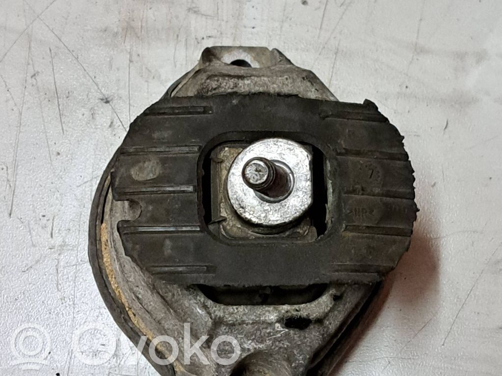 BMW 5 E60 E61 Variklio pagalvė 
