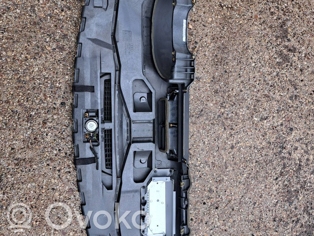Audi A4 S4 B7 8E 8H Panelė 