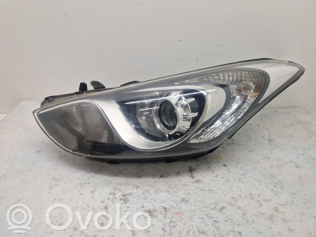 Hyundai i30 Headlight/headlamp 