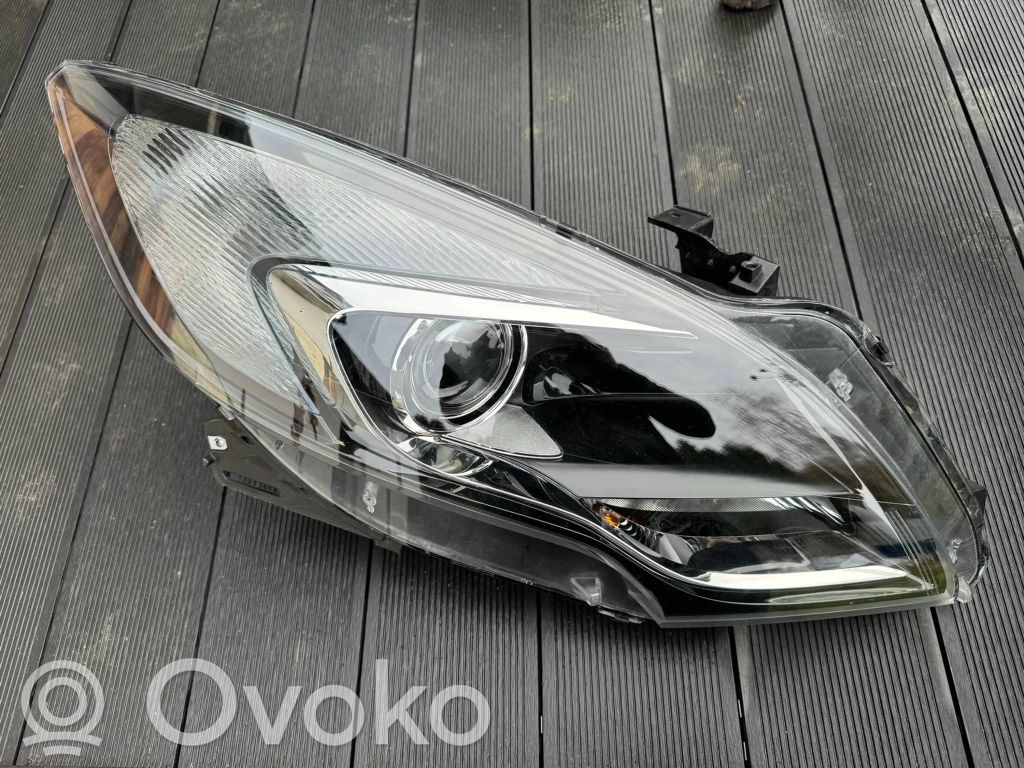 Opel Zafira C Lampa przednia 