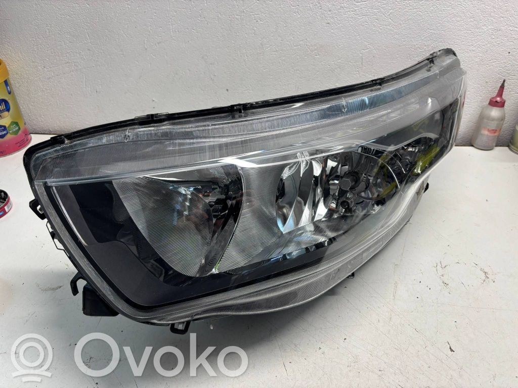 Iveco Daily 6th gen Phare frontale 