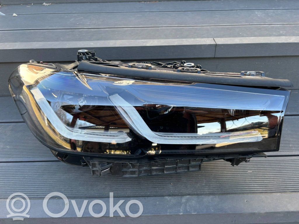 BMW 5 G30 G31 G38 Lampa przednia 