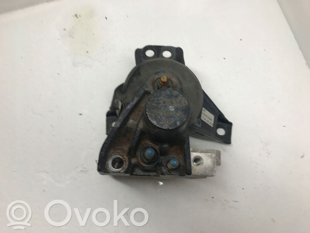 KIA Sorento Engine mount bracket 