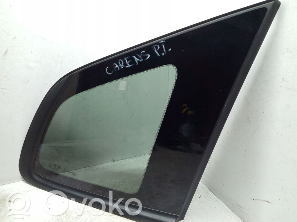 KIA Carens III Szyba karoseryjna tylna 