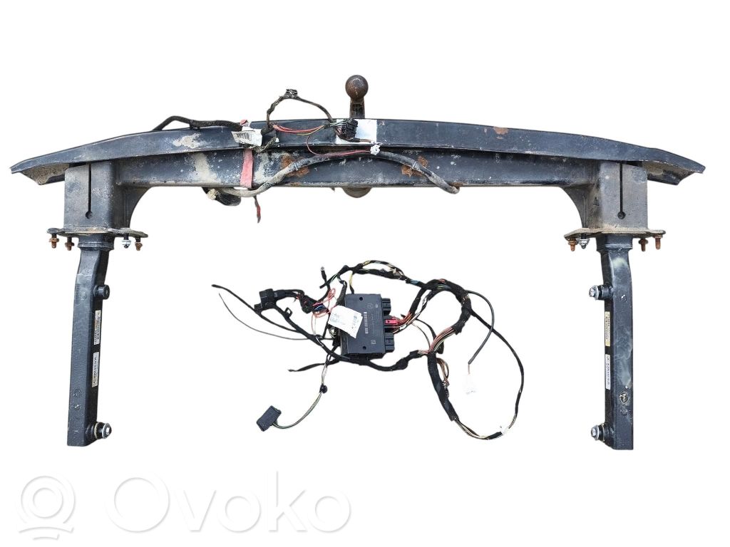 Hak holowniczy / Komplet   A2046101525,20260512HCR1406,2129001901,2044402806,2046101525,5DS009781,A2044402806,A2129001901