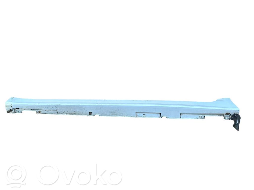 Slenkstis   877512T100