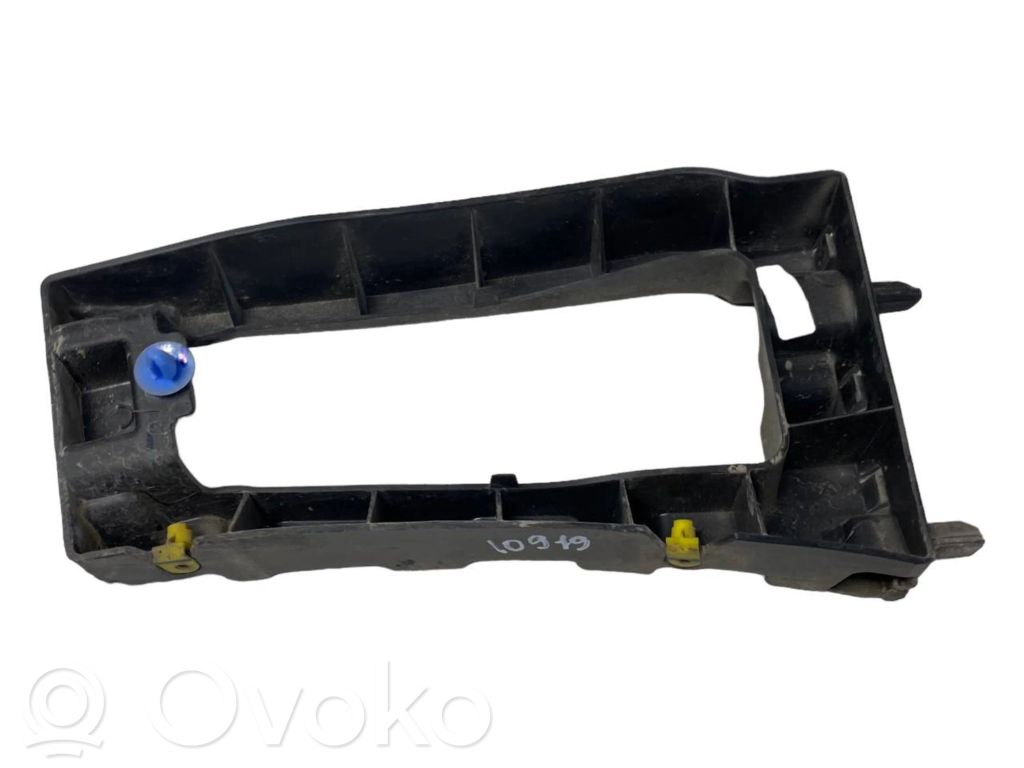 Citroen Berlingo Soporte de montaje del parachoques trasero 