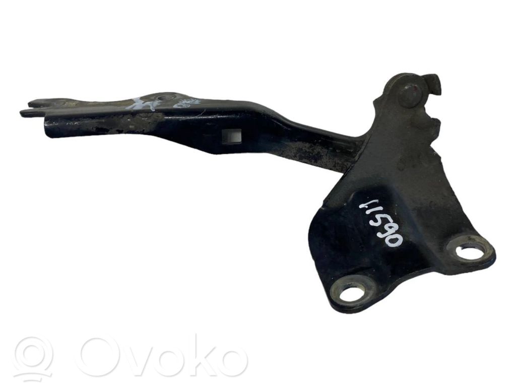 Engine bonnet/hood hinges