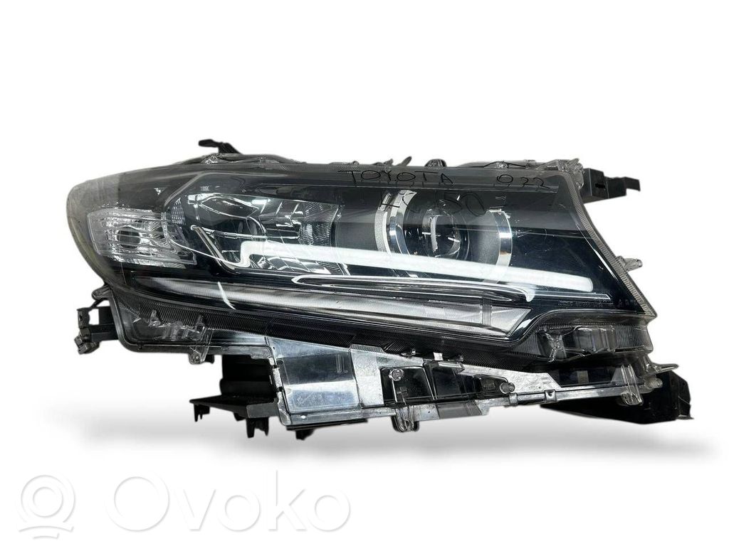 Toyota Land Cruiser J300 Phare frontale 