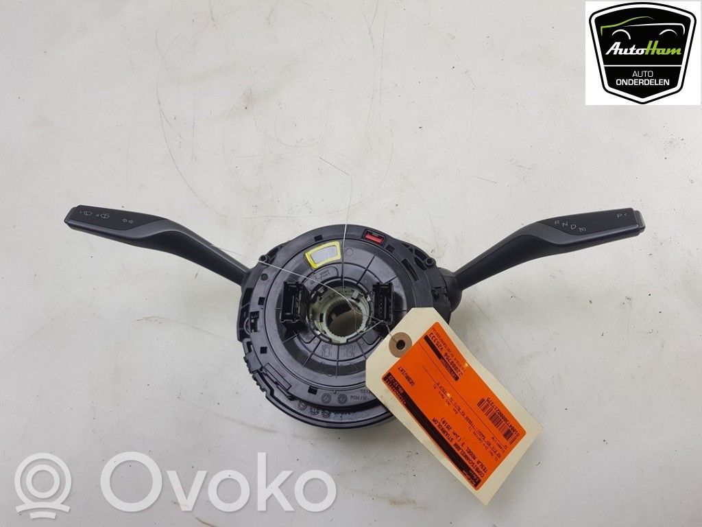 Tesla Model 3 Steering wheel buttons/switches 
