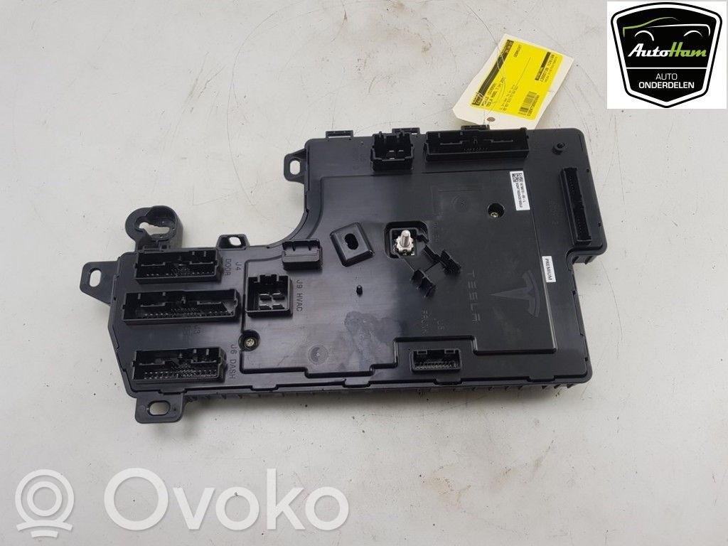 Tesla Model 3 Muut ohjainlaitteet/moduulit 