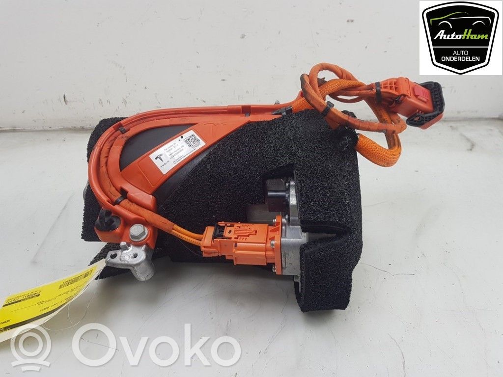 Tesla Model S Air conditioning (A/C) compressor (pump) 